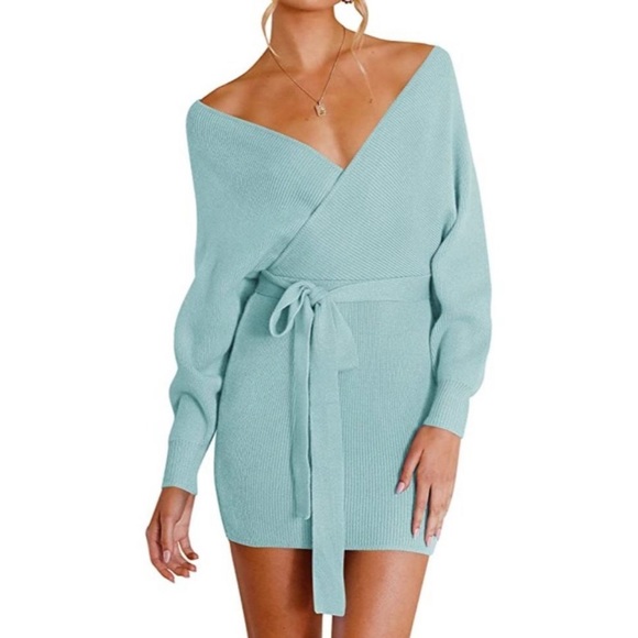 Dresses & Skirts - Belted sweater dress. Long length Deep V-Neck size LG NWOT